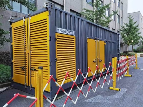 延平如何使用转速表检查发动机的转速？